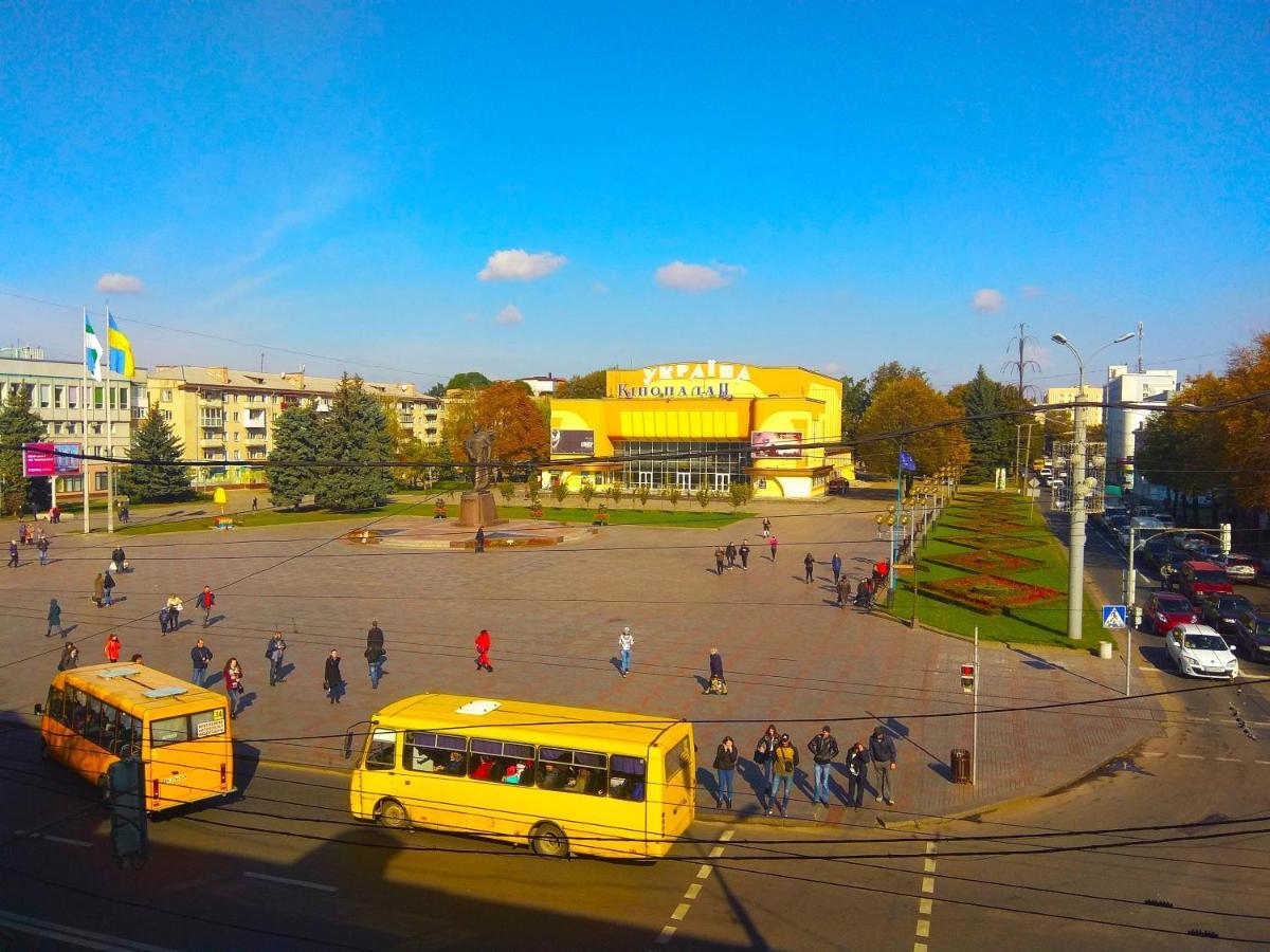 Rivne Hostel Eksteriør billede